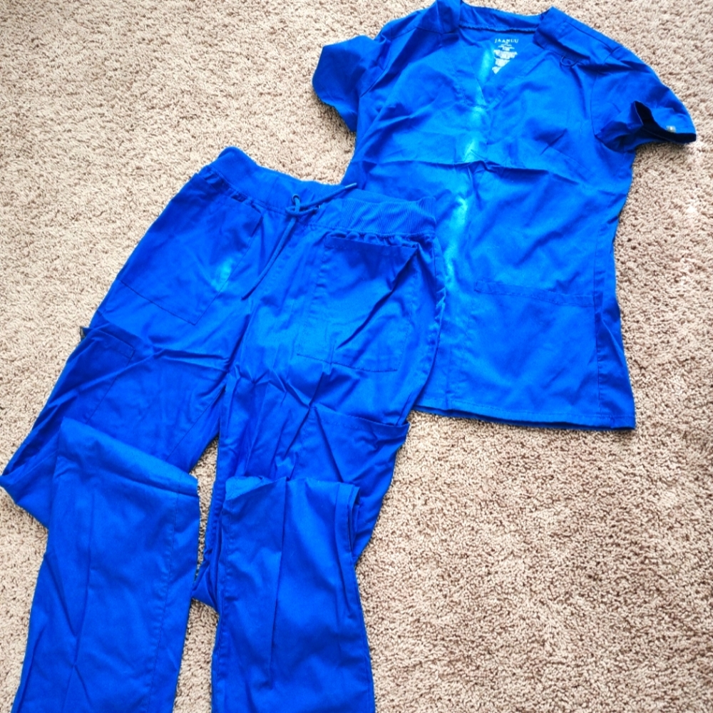 Jaanuu Scrubs
